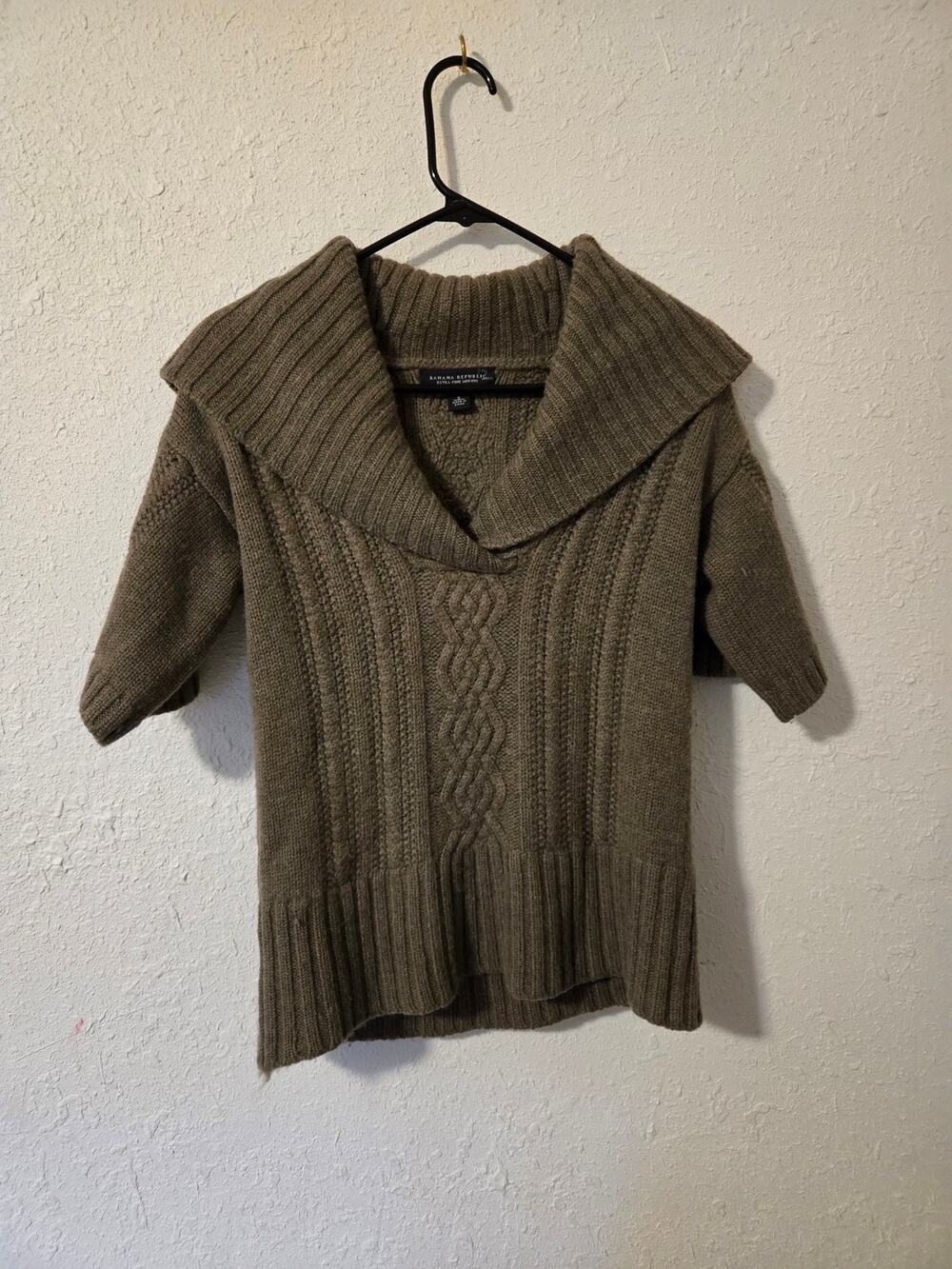 Banana Republic short sleeve sweater